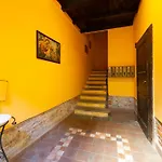 Angolo Medioevale - Centro *