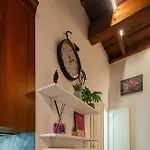 Angolo Medioevale - Centro *