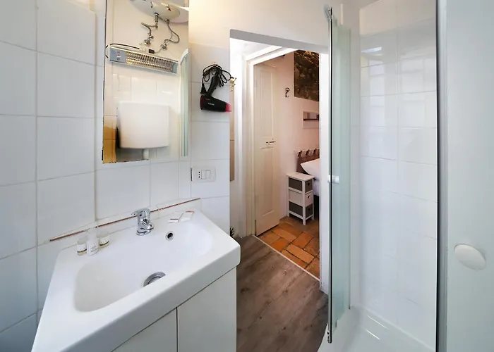 Angolo Medioevale - Centro *